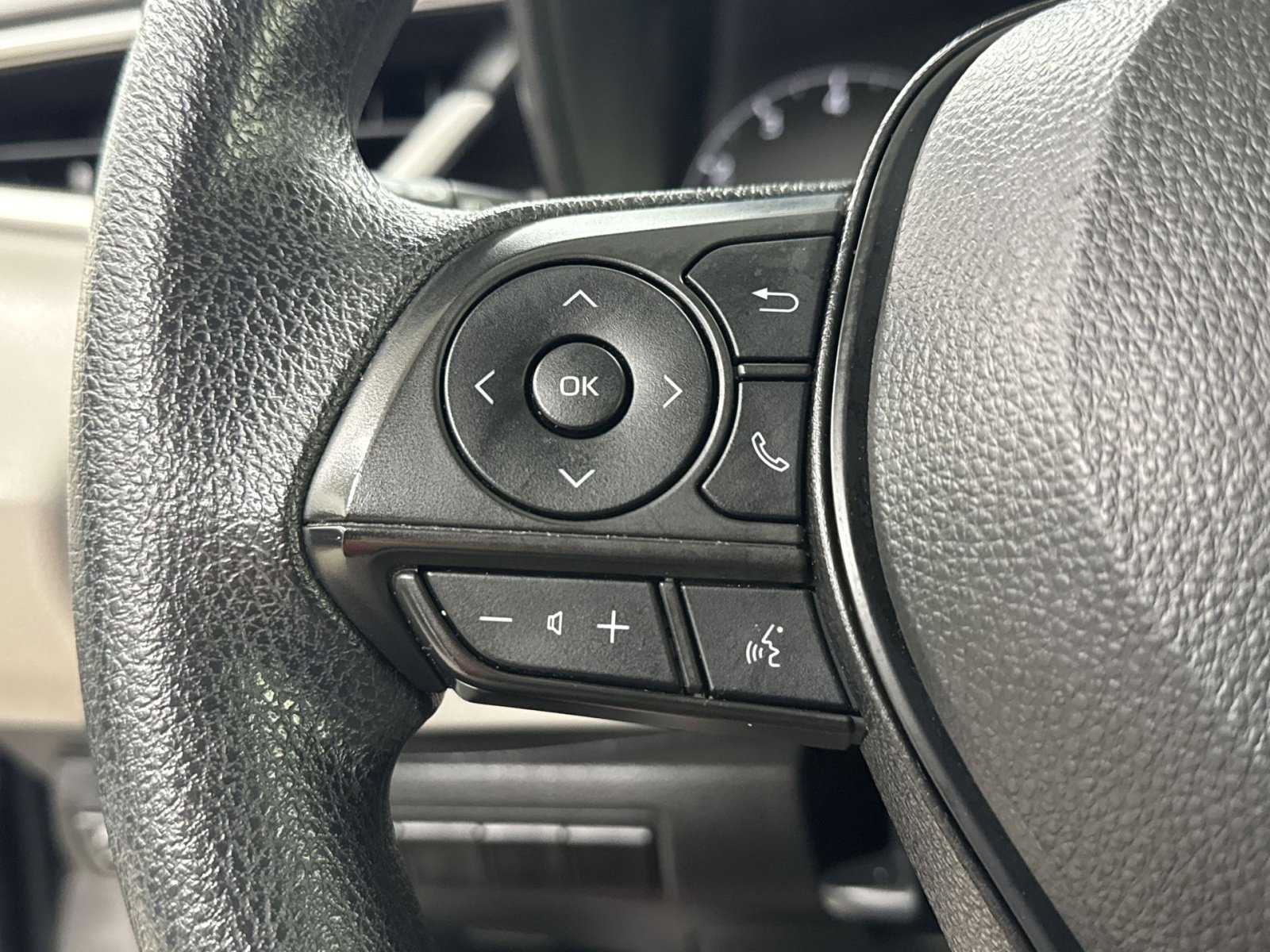 Used 2024 Toyota Corolla LE image 37