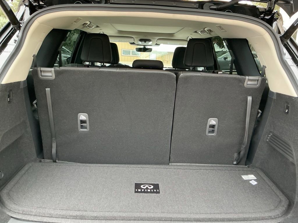 Certified 2026 INFINITI QX60 Luxe w/ Cargo Package FWD image 31