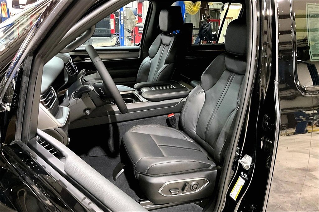 New 2026 Jeep Grand Wagoneer L Limited image 9