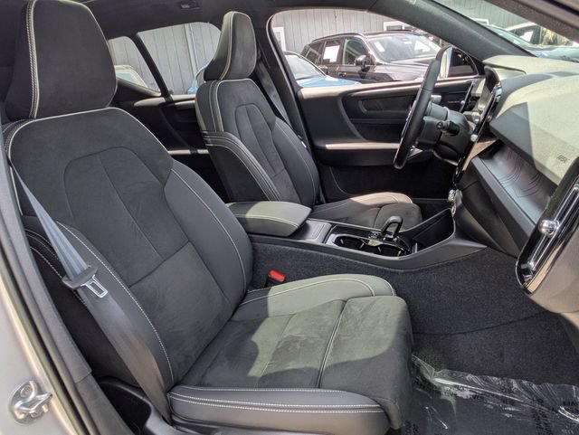 Certified 2023 Volvo XC40 Recharge Ultimate AWD/4WD image 30