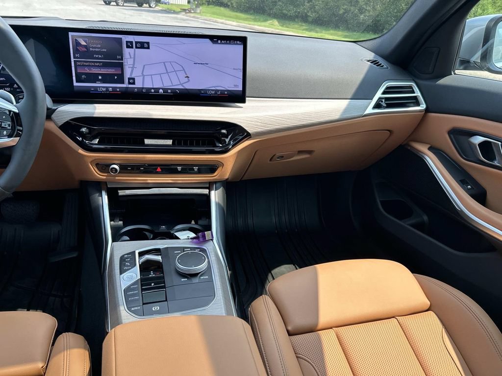 Used 2025 BMW 330i Sedan w/ Premium Package RWD image 20