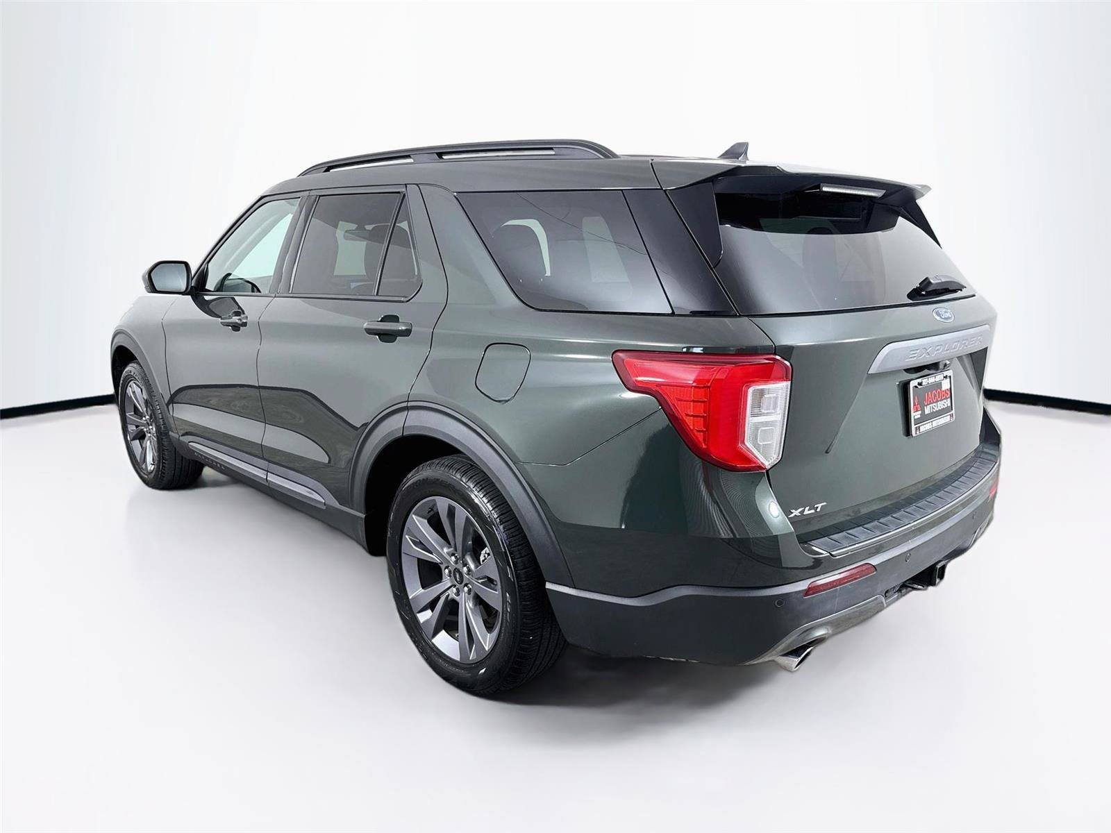 Used 2023 Ford Explorer XLT w/ Equipment Group 202A RWD image 34