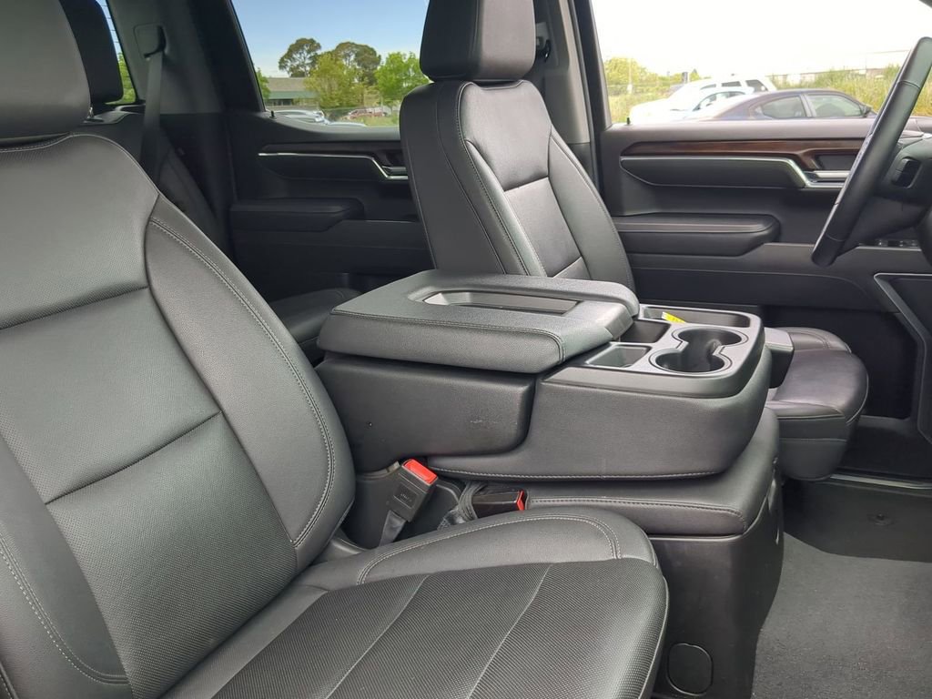 Used 2025 GMC Sierra 1500 SLT RWD image 8