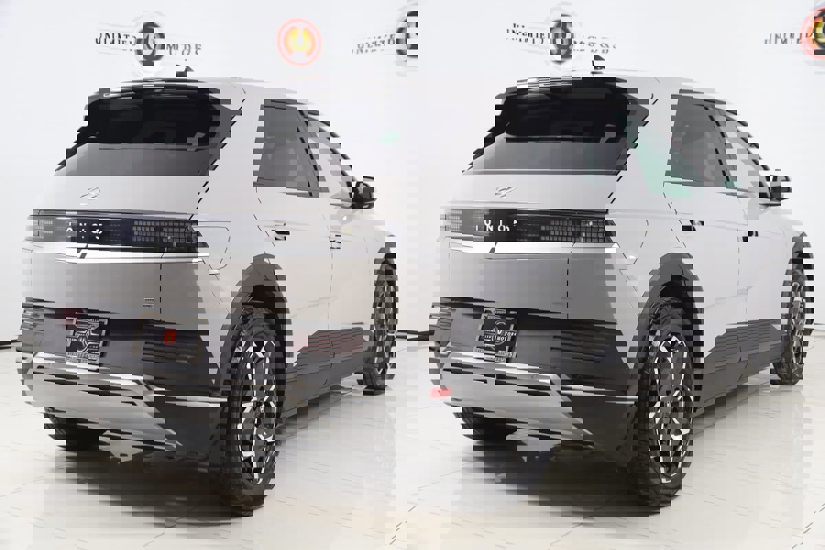 Used 2024 Hyundai Ioniq 5 SEL image 3