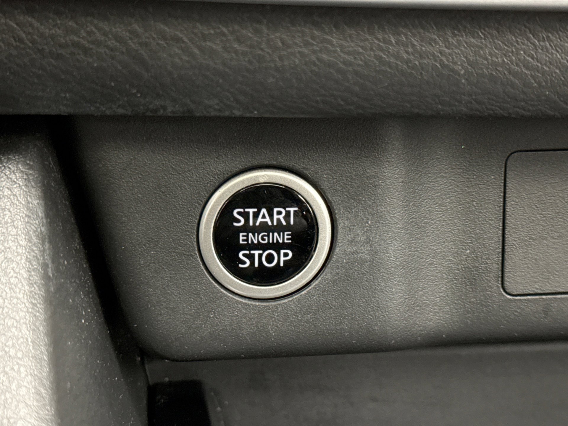 Used 2023 Nissan Rogue SV w/ SV Premium B Package image 20