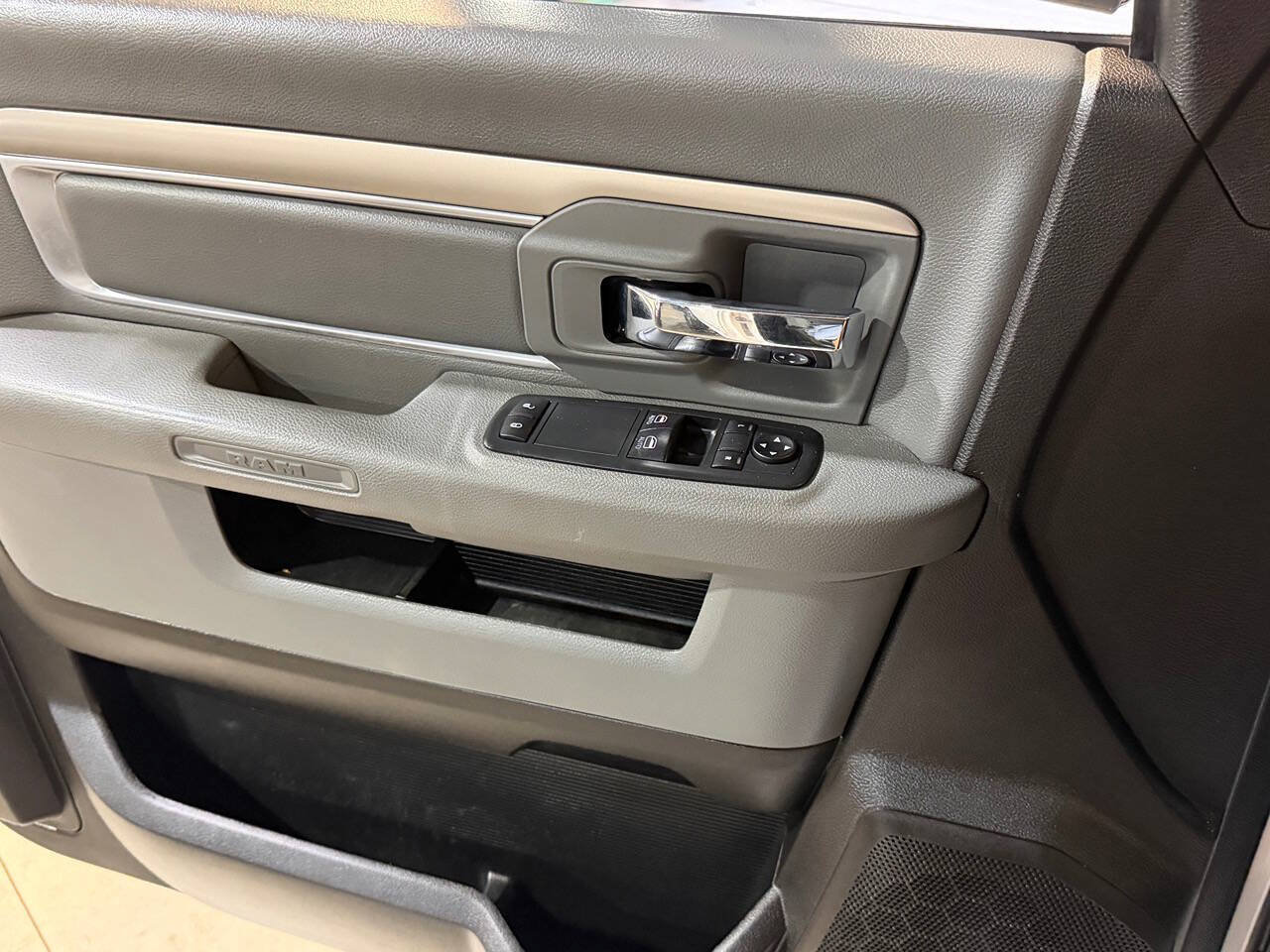 Used 2018 RAM 2500 Tradesman w/ Chrome Appearance Group AWD/4WD image 27