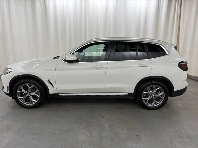 Used 2024 BMW X3 xDrive30i AWD/4WD image 3