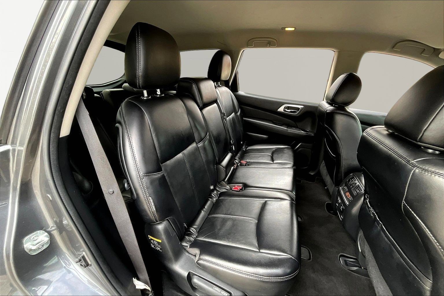 Used 2019 Nissan Pathfinder SL image 25