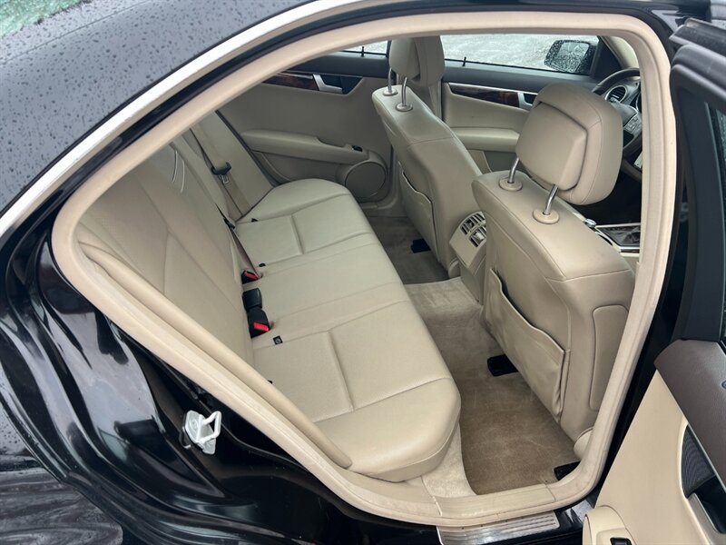 Used 2012 Mercedes-Benz C 300 4MATIC Sedan image 10