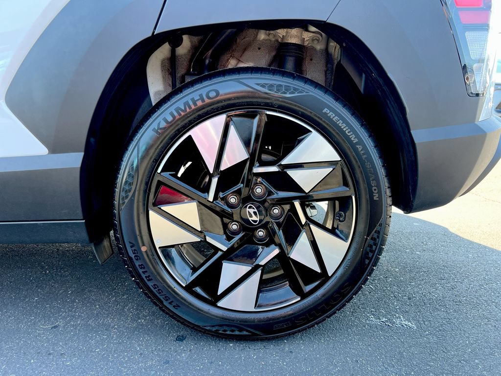 Used 2025 Hyundai Kona SEL FWD image 27
