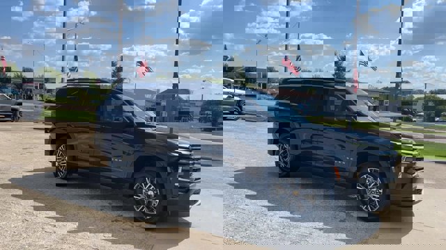 New 2026 Chevrolet Traverse LT w/ LPO, Floor Liner Package image 2