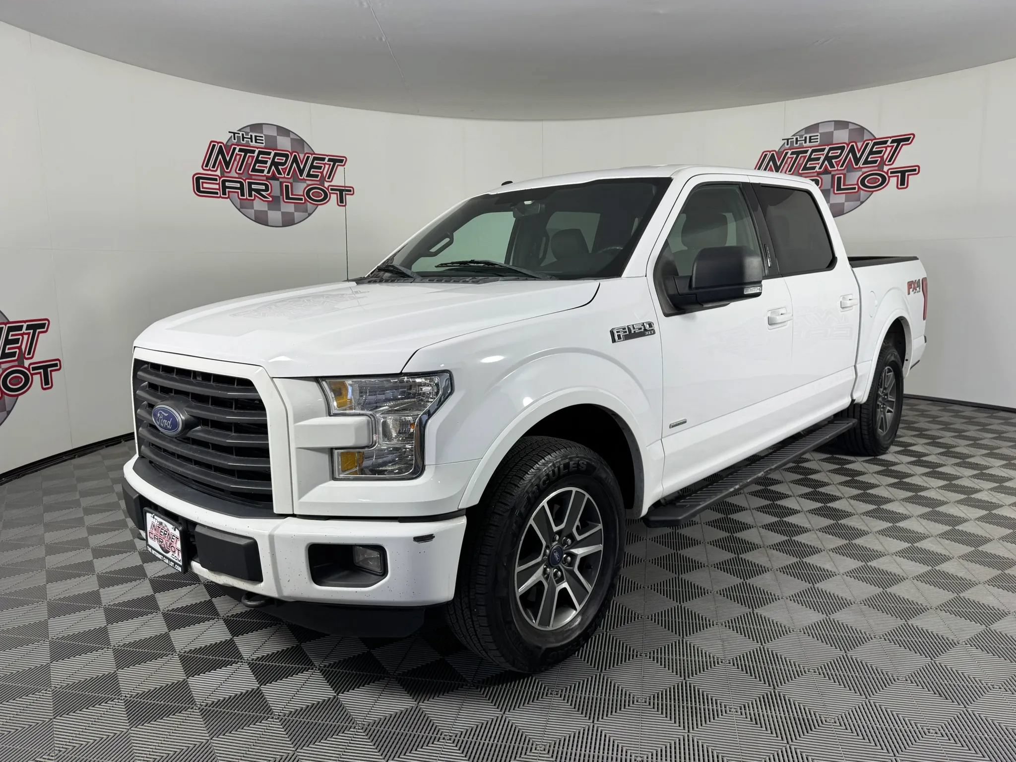 Used 2016 Ford F150 XLT w/ Equipment Group 302A Luxury AWD/4WD image 3