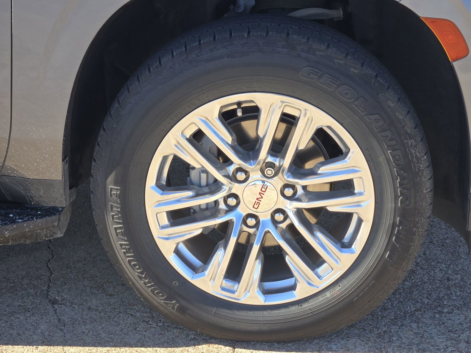 Used 2022 GMC Yukon SLT w/ SLT Luxury Package image 10