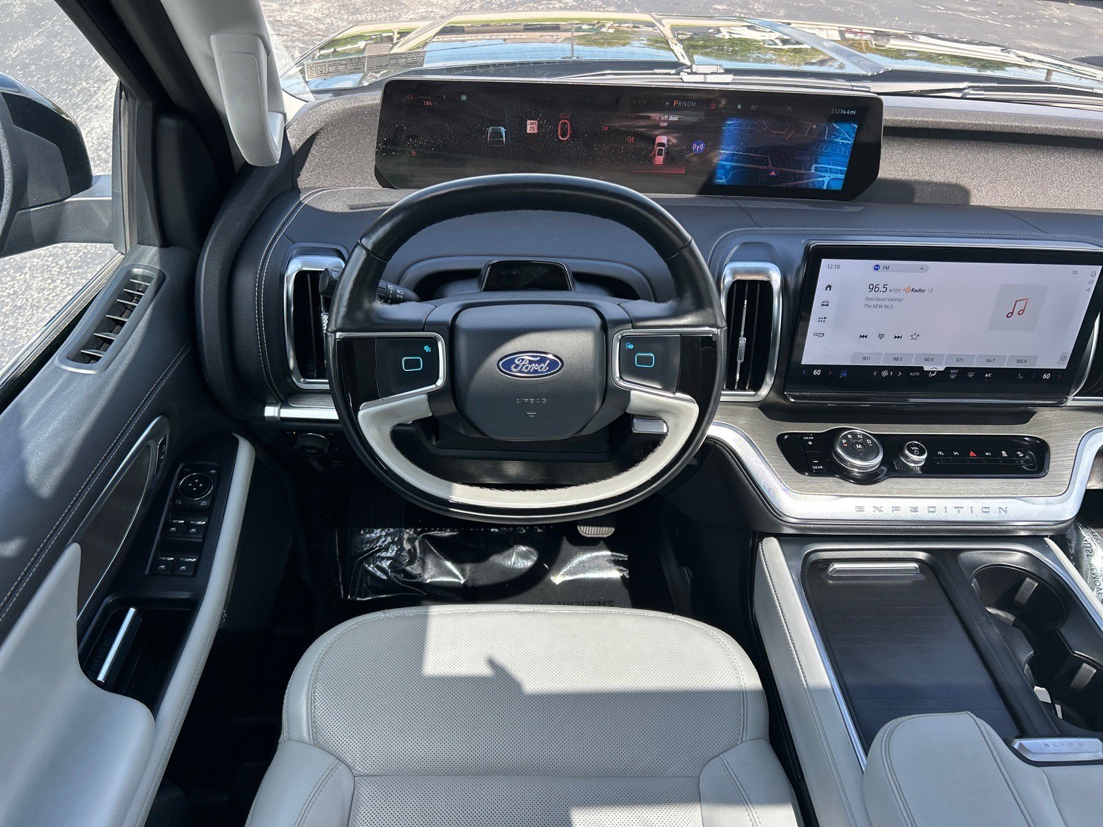 Certified 2025 Ford Expedition Max Platinum AWD/4WD image 5