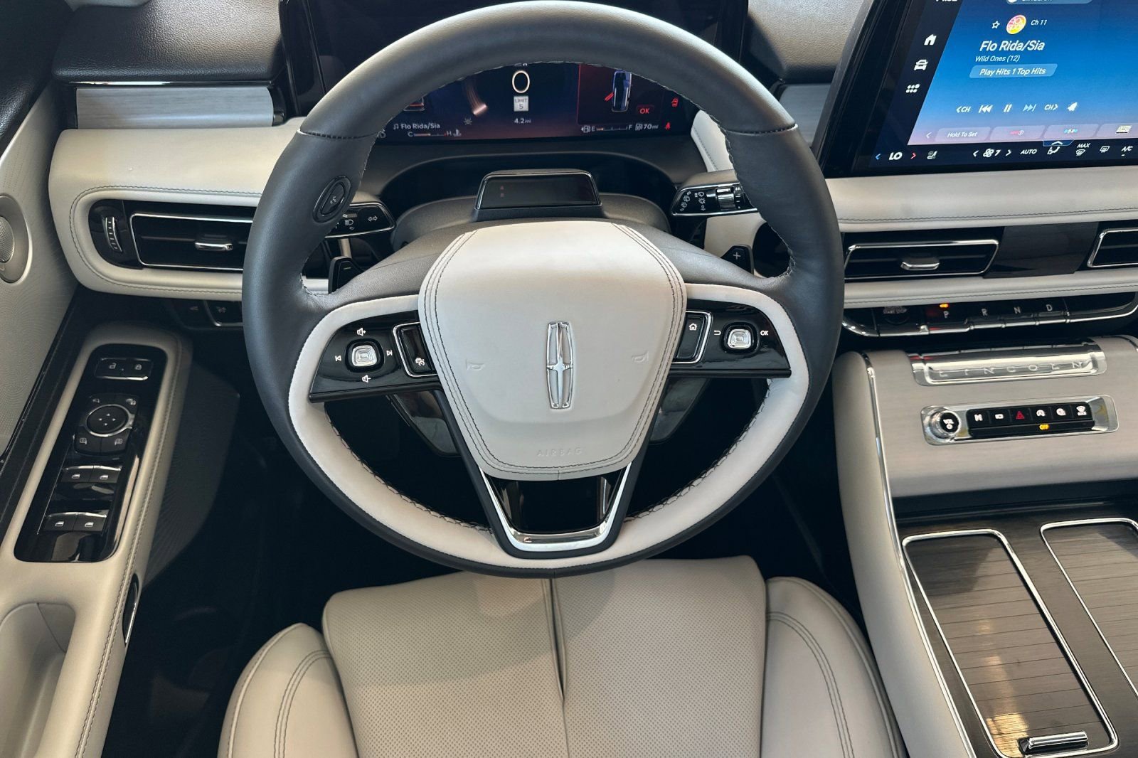 New 2025 Lincoln Aviator Reserve w/ Equipment Group 201A image 13