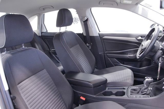 Used 2022 Volkswagen Jetta S image 12