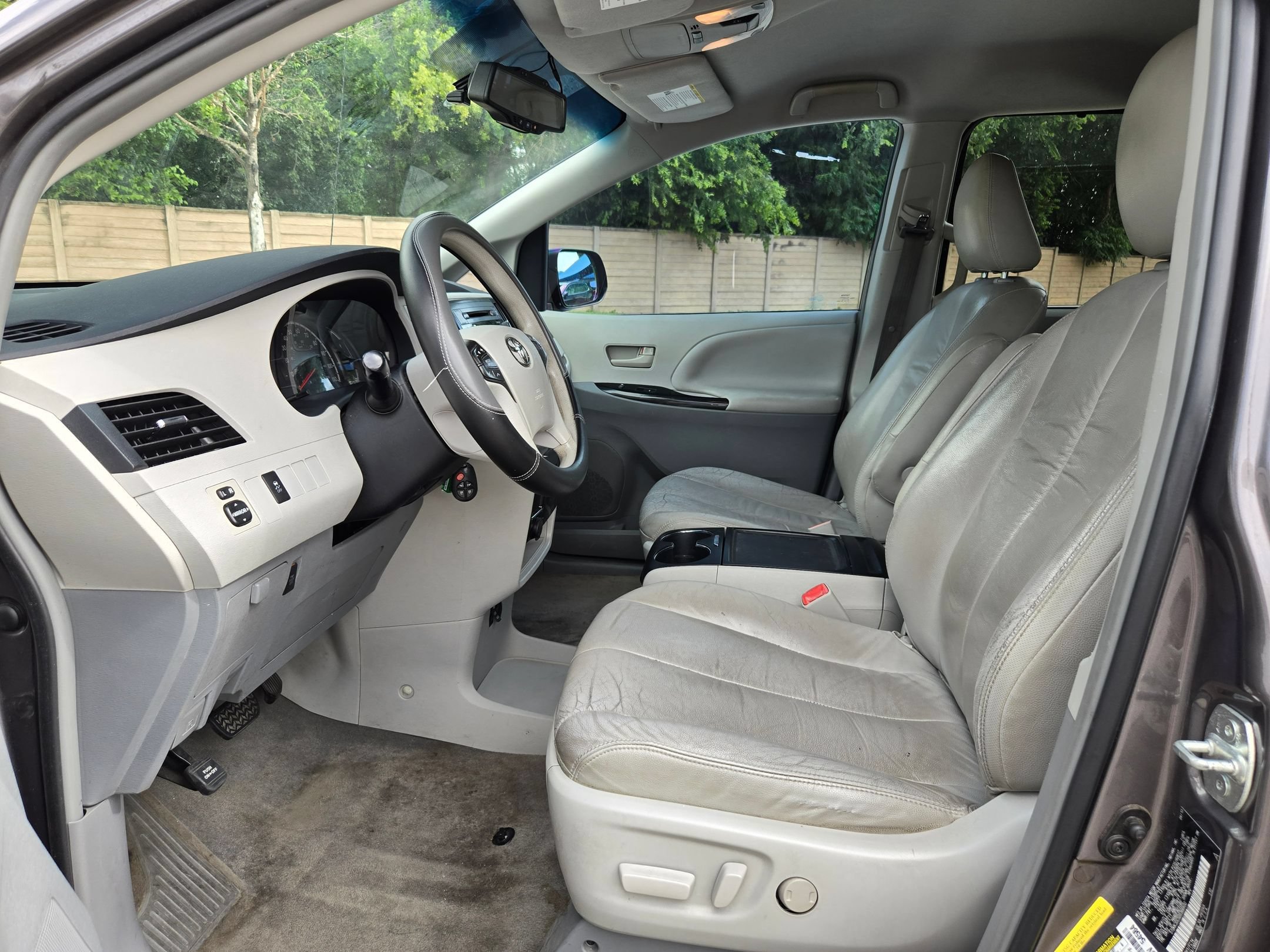 Used 2013 Toyota Sienna LE FWD image 9