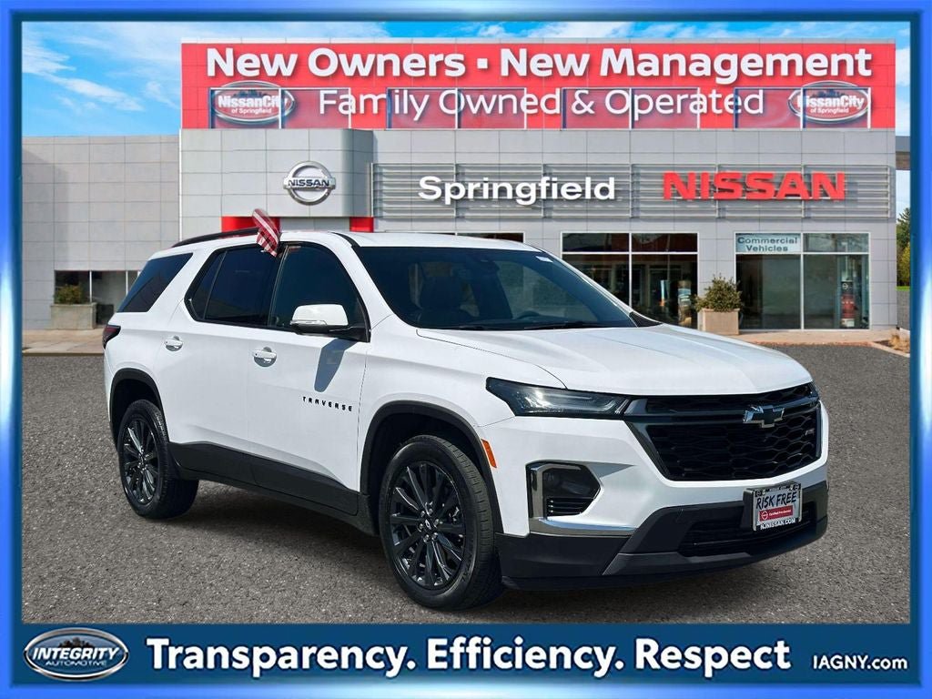 Used 2023 Chevrolet Traverse RS w/ LPO, Floor Liner Package AWD/4WD image 1