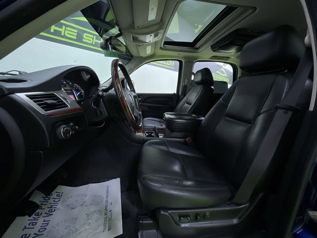 Used 2012 Cadillac Escalade Luxury image 17