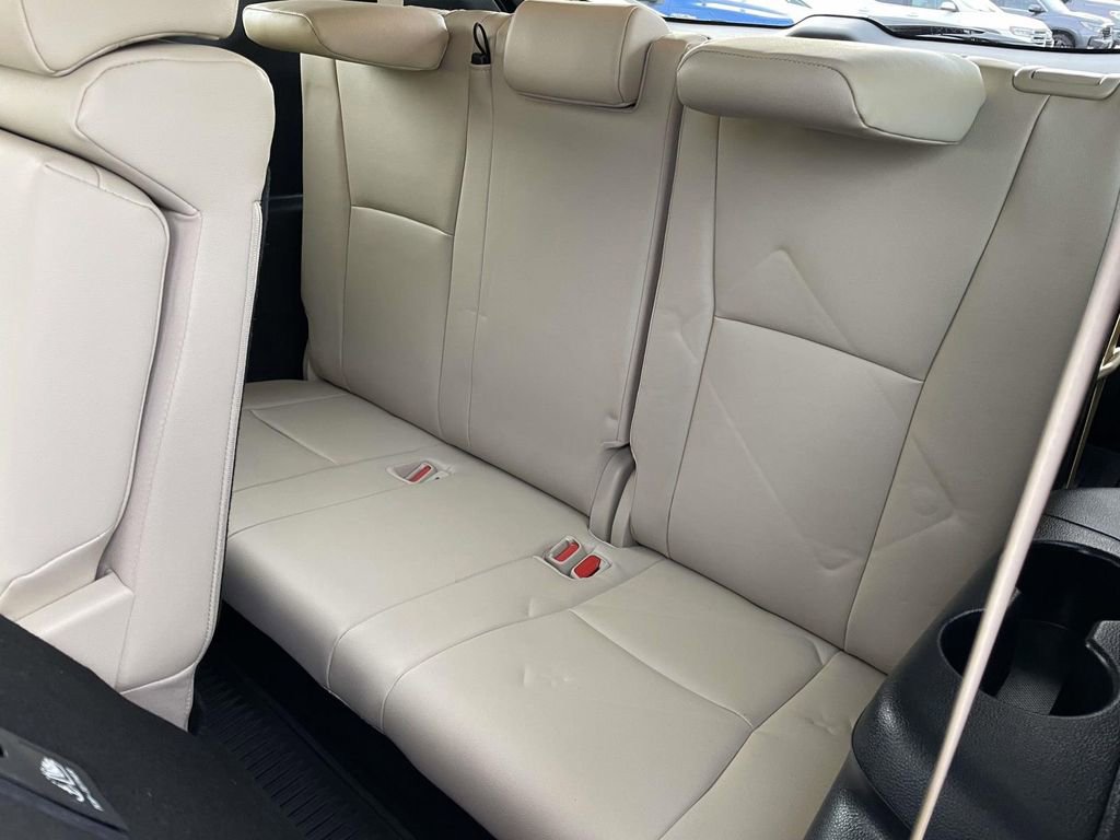 Used 2021 Toyota Highlander XLE image 26