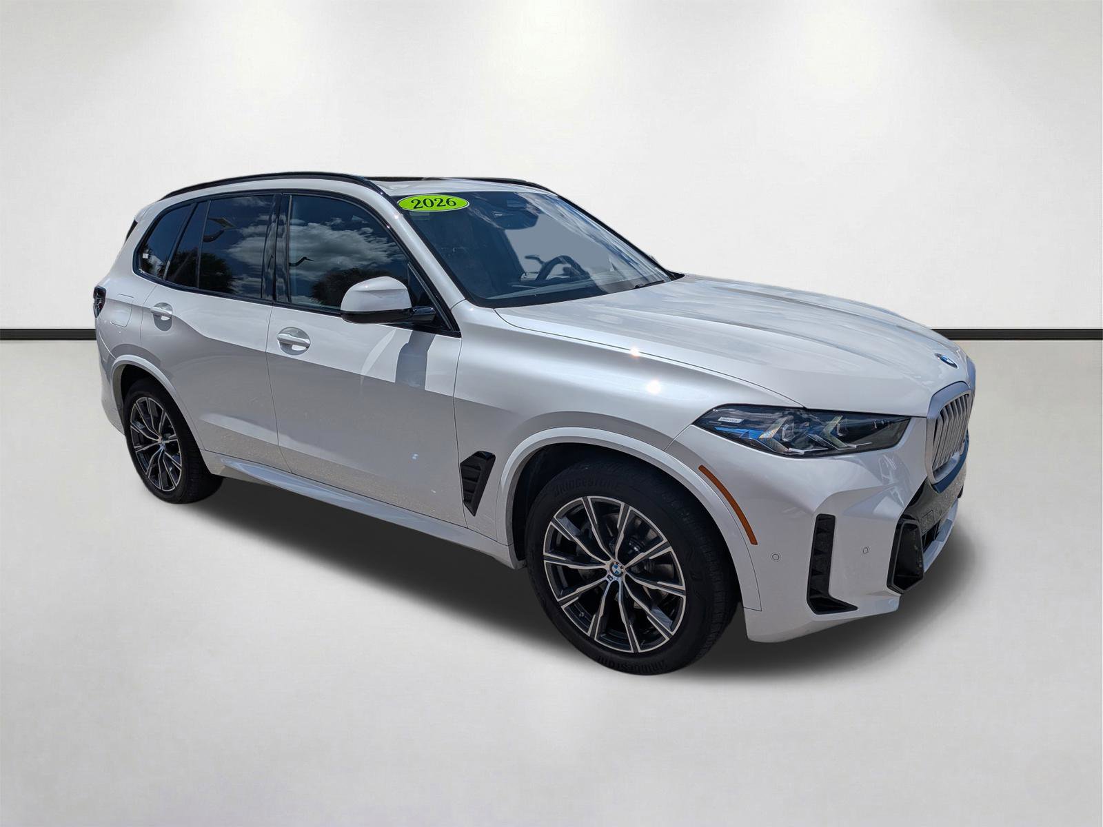 Used 2026 BMW X5 xDrive40i w/ M Sport Package AWD/4WD image 1