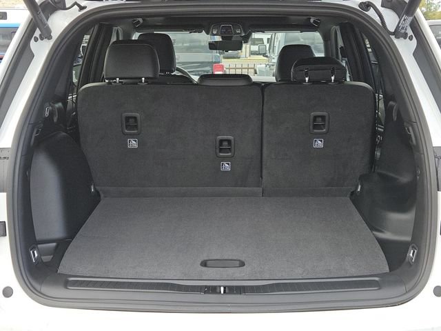 New 2025 Jeep Grand Cherokee Limited w/ Luxury Tech Group II image 11