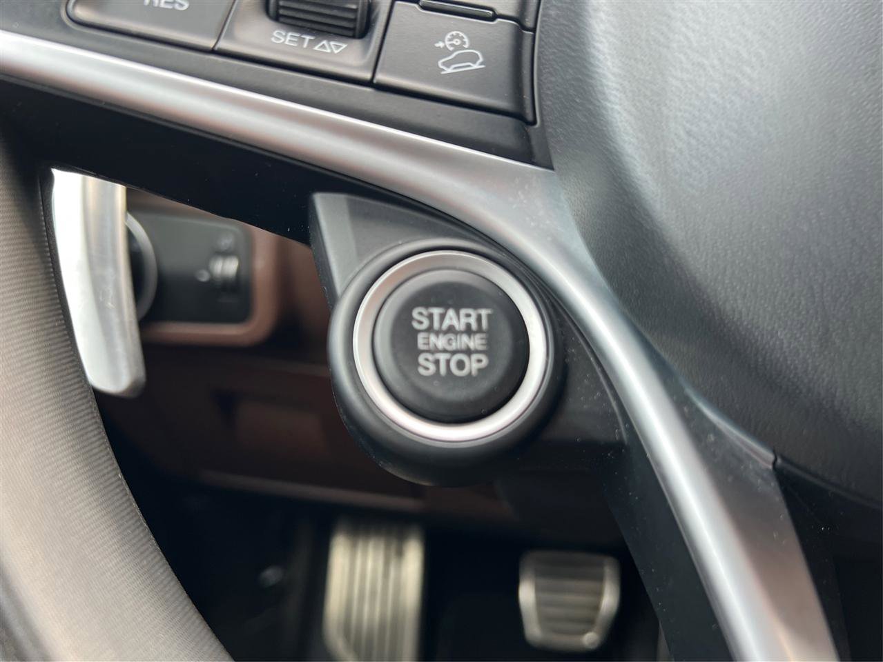 Used 2019 Alfa Romeo Stelvio Ti Sport w/ Quick Order Package 22S Sport AWD/4WD image 40
