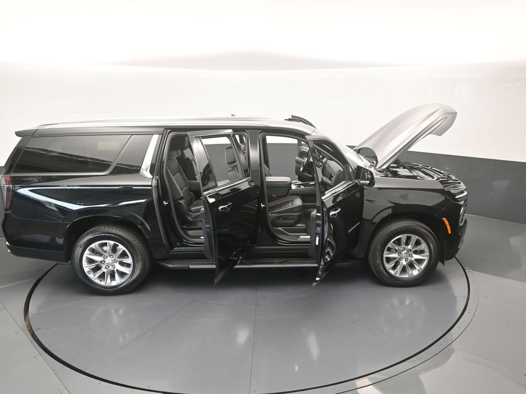 Used 2026 Chevrolet Suburban Premier AWD/4WD image 78