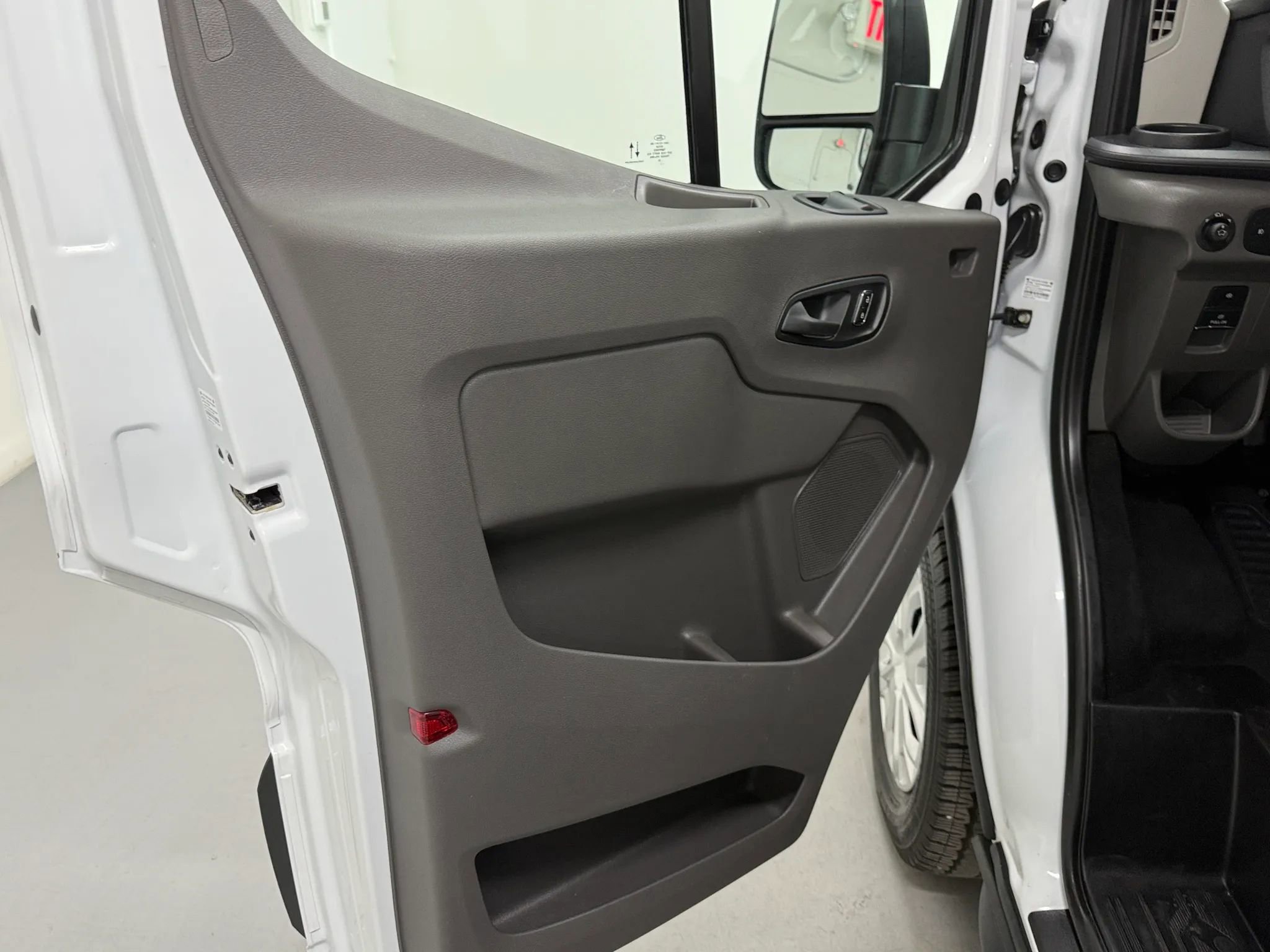 Used 2025 Ford Transit 350 XLT image 20