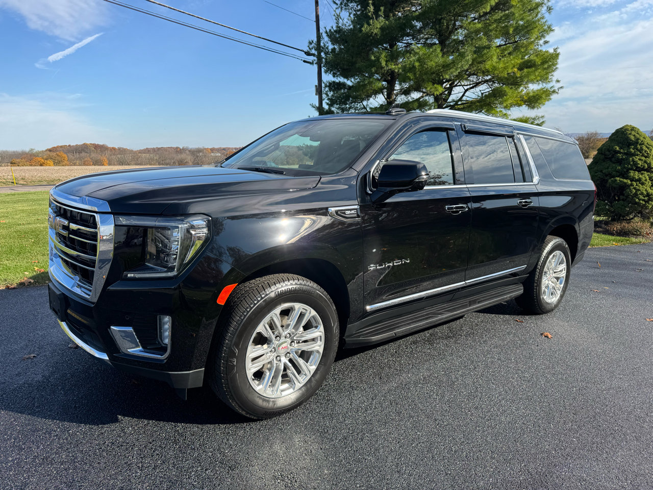 Used 2023 GMC Yukon XL SLT w/ SLT Premium Package