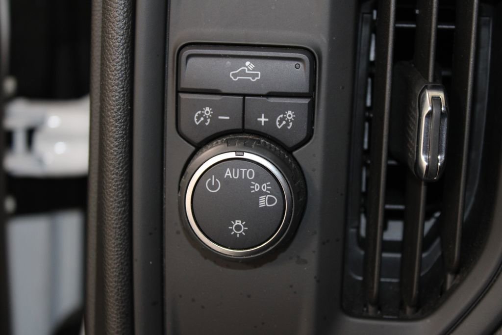 Used 2024 Chevrolet Silverado 1500 Custom image 39