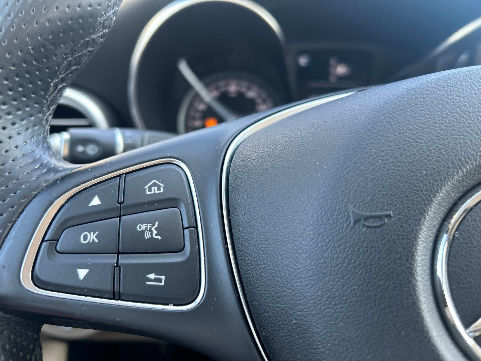 Used 2015 Mercedes-Benz C 300 4MATIC Sedan image 21