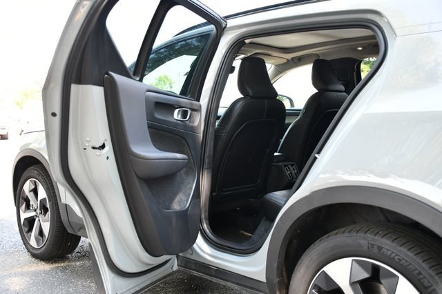 Certified 2026 Volvo XC40 B5 Plus AWD/4WD image 15