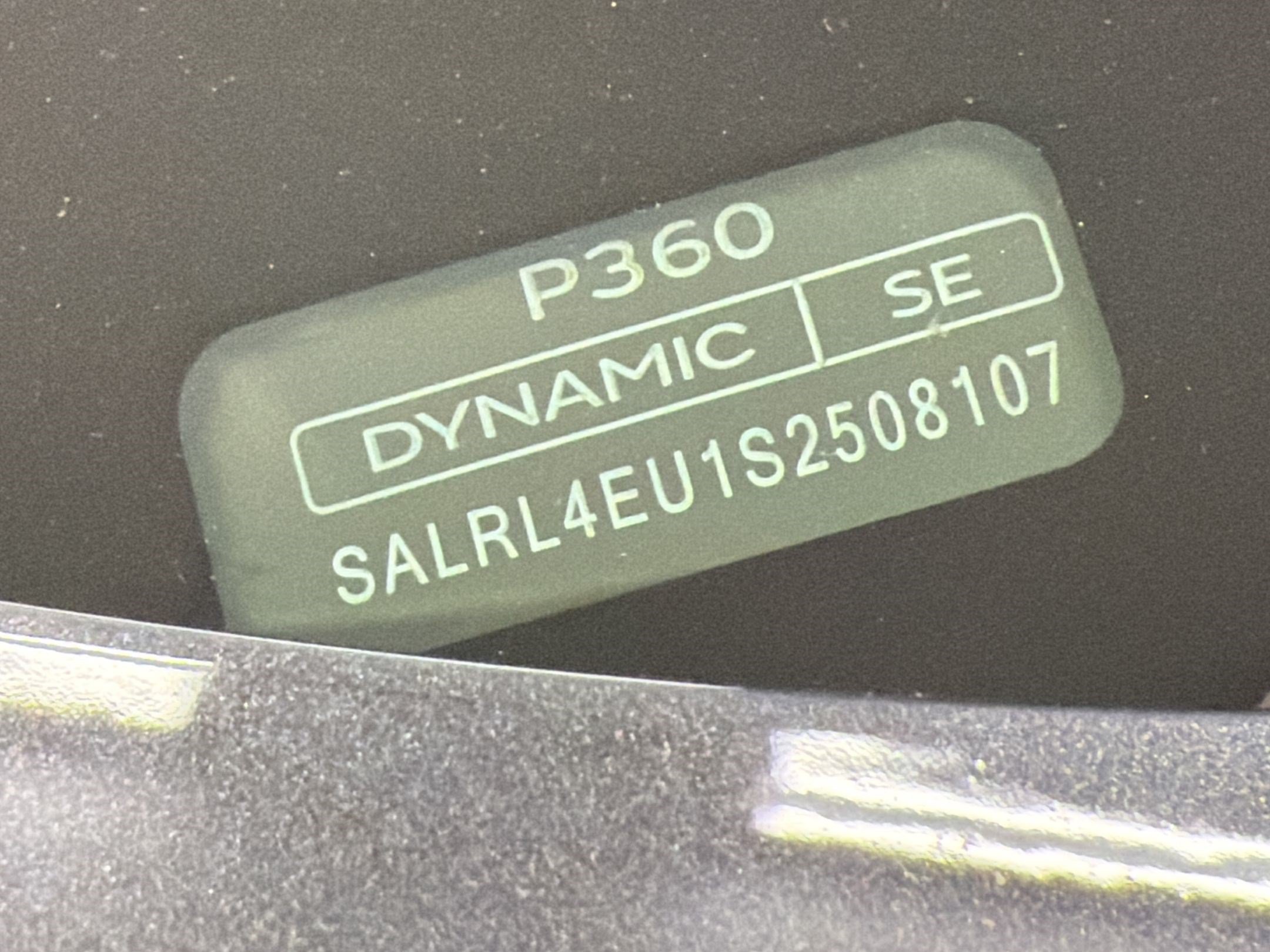Certified 2025 Land Rover Discovery Dynamic SE AWD/4WD image 17