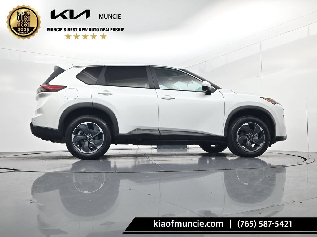 Used 2024 Nissan Rogue SV AWD/4WD image 43