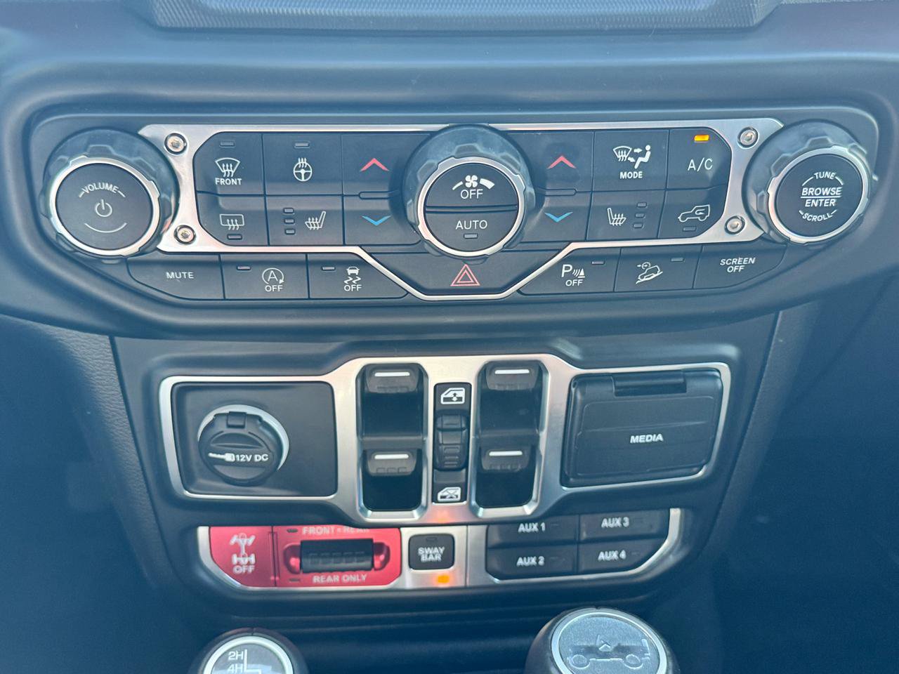 Used 2020 Jeep Wrangler Unlimited Rubicon AWD/4WD image 28
