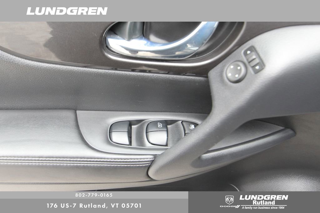 Used 2020 Nissan Rogue SV image 14