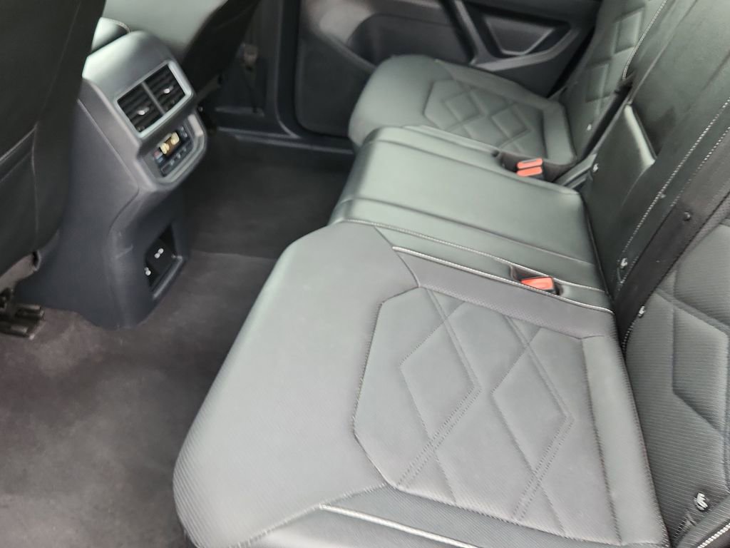 Used 2024 Volkswagen Atlas SE AWD/4WD image 12