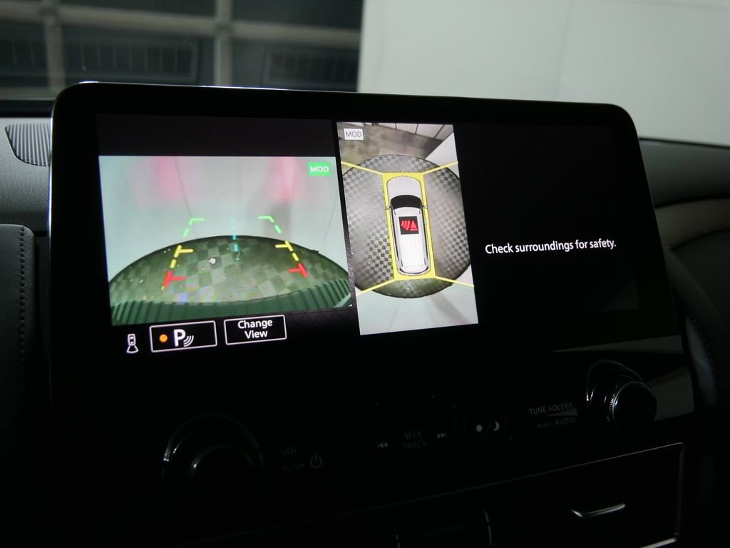 Used 2024 Nissan Armada SL w/ Captain's Chairs Package image 30