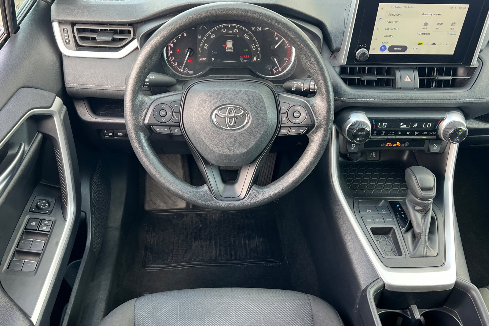 Used 2025 Toyota RAV4 XLE FWD image 14