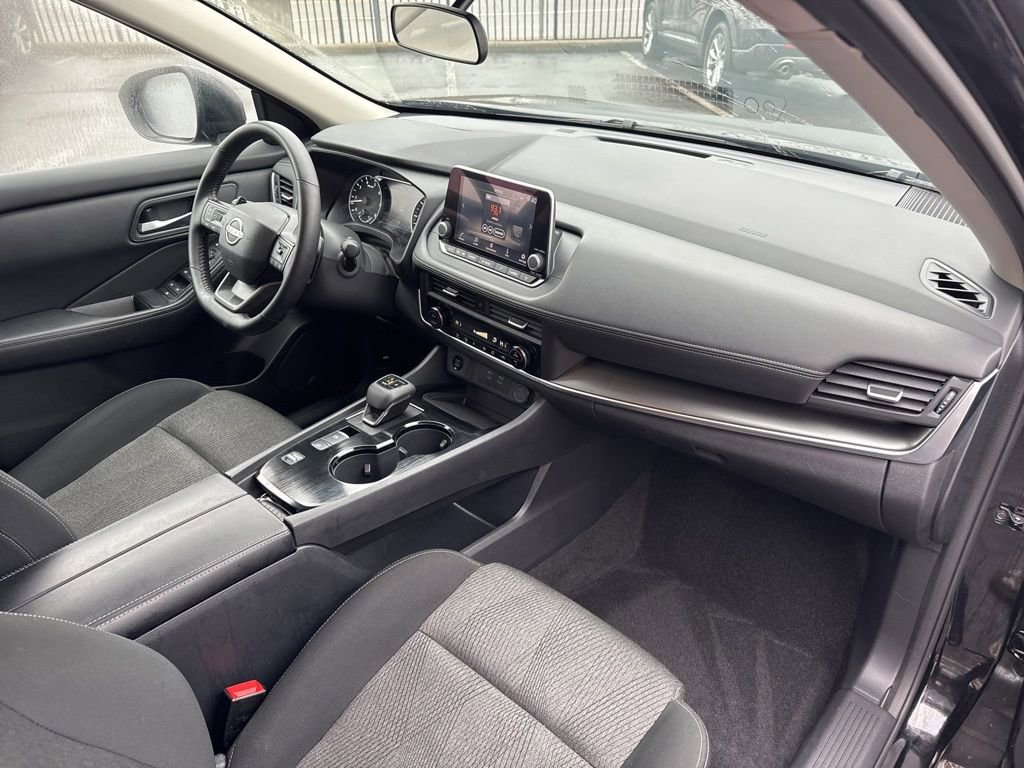 Used 2025 Nissan Rogue SV image 26