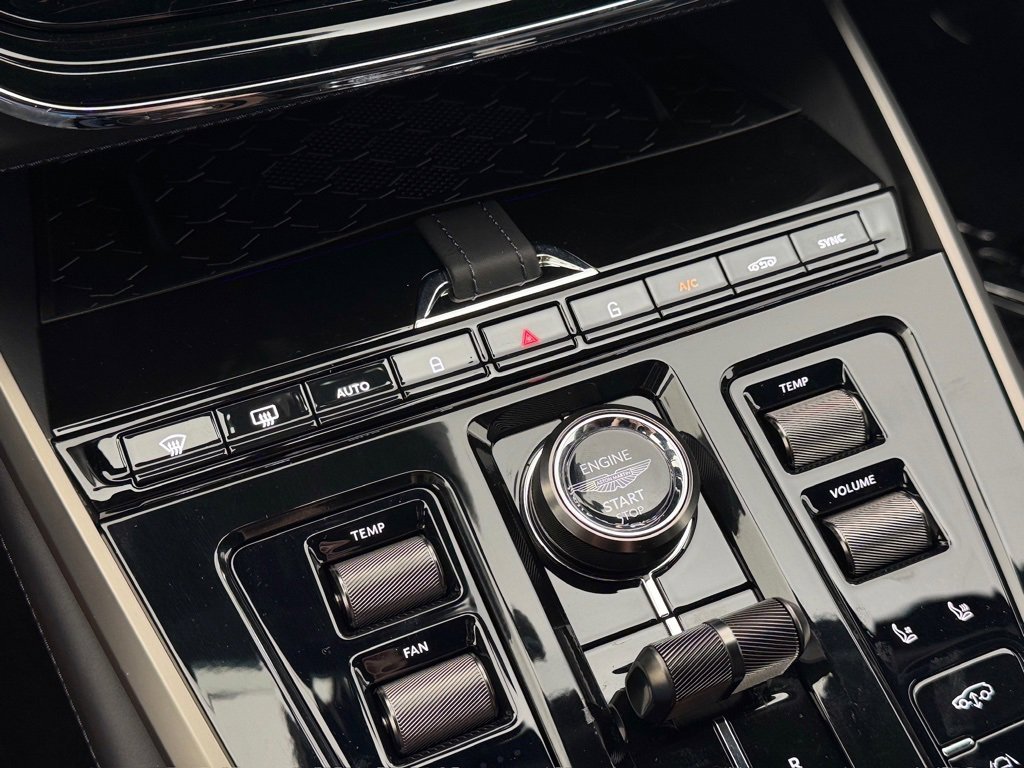 New 2025 Aston Martin DBX 707 image 24