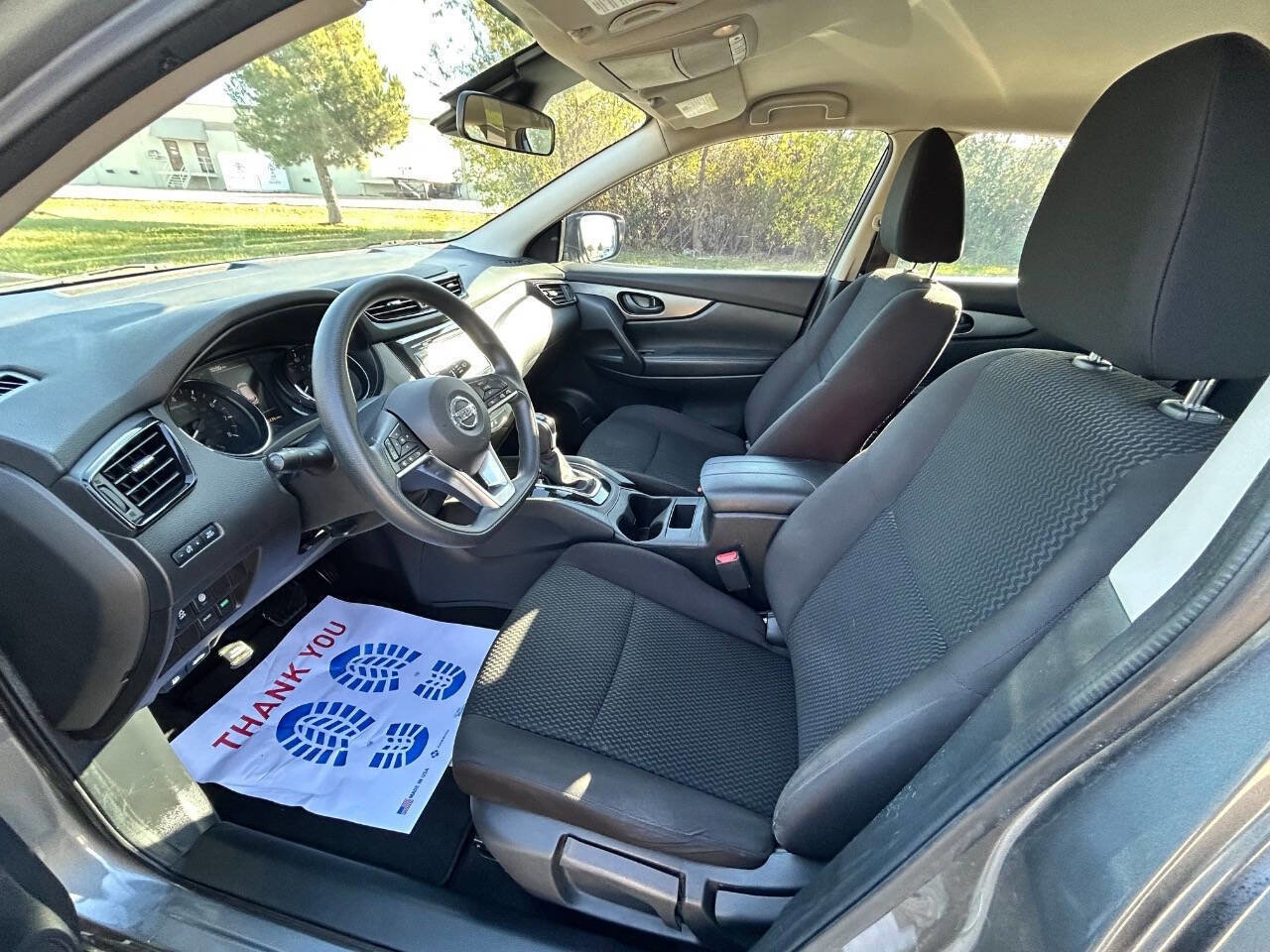 Used 2020 Nissan Rogue Sport S image 11