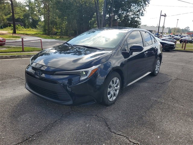 Used 2023 Toyota Corolla LE image 4