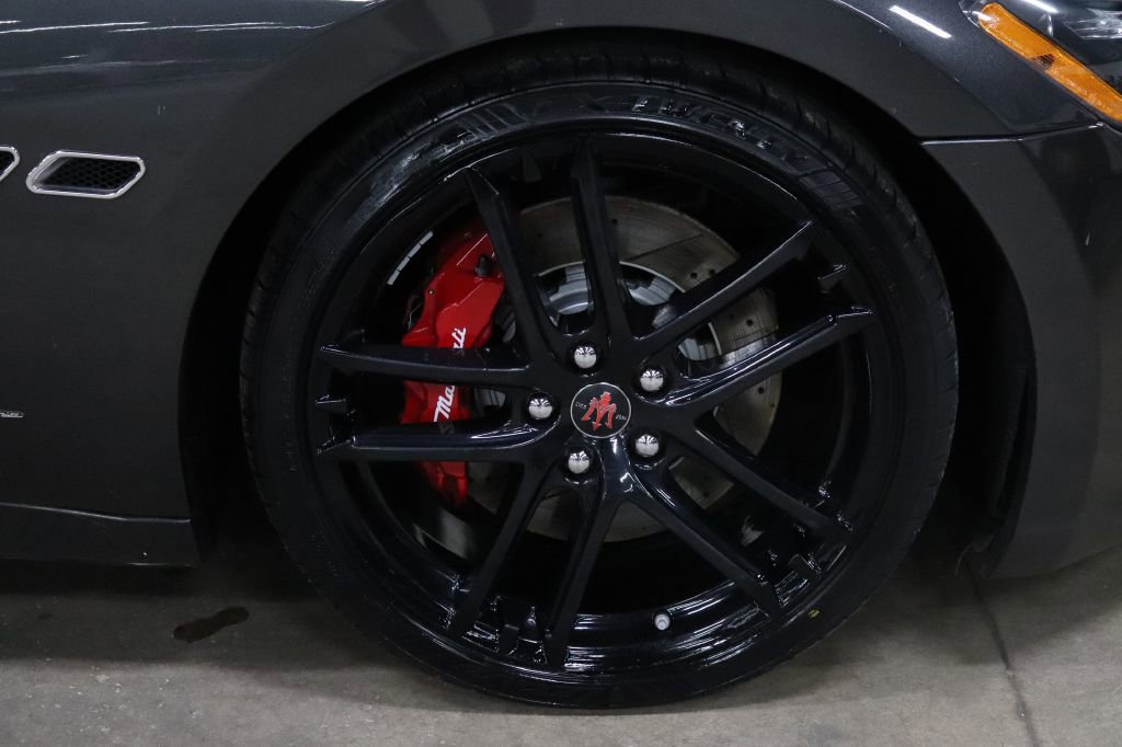 Used 2017 Maserati GranTurismo MC image 31