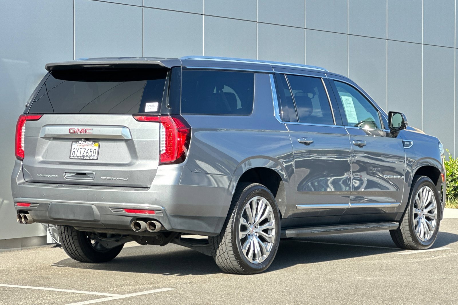 Used 2021 GMC Yukon XL Denali w/ LPO, Illumination Package image 5