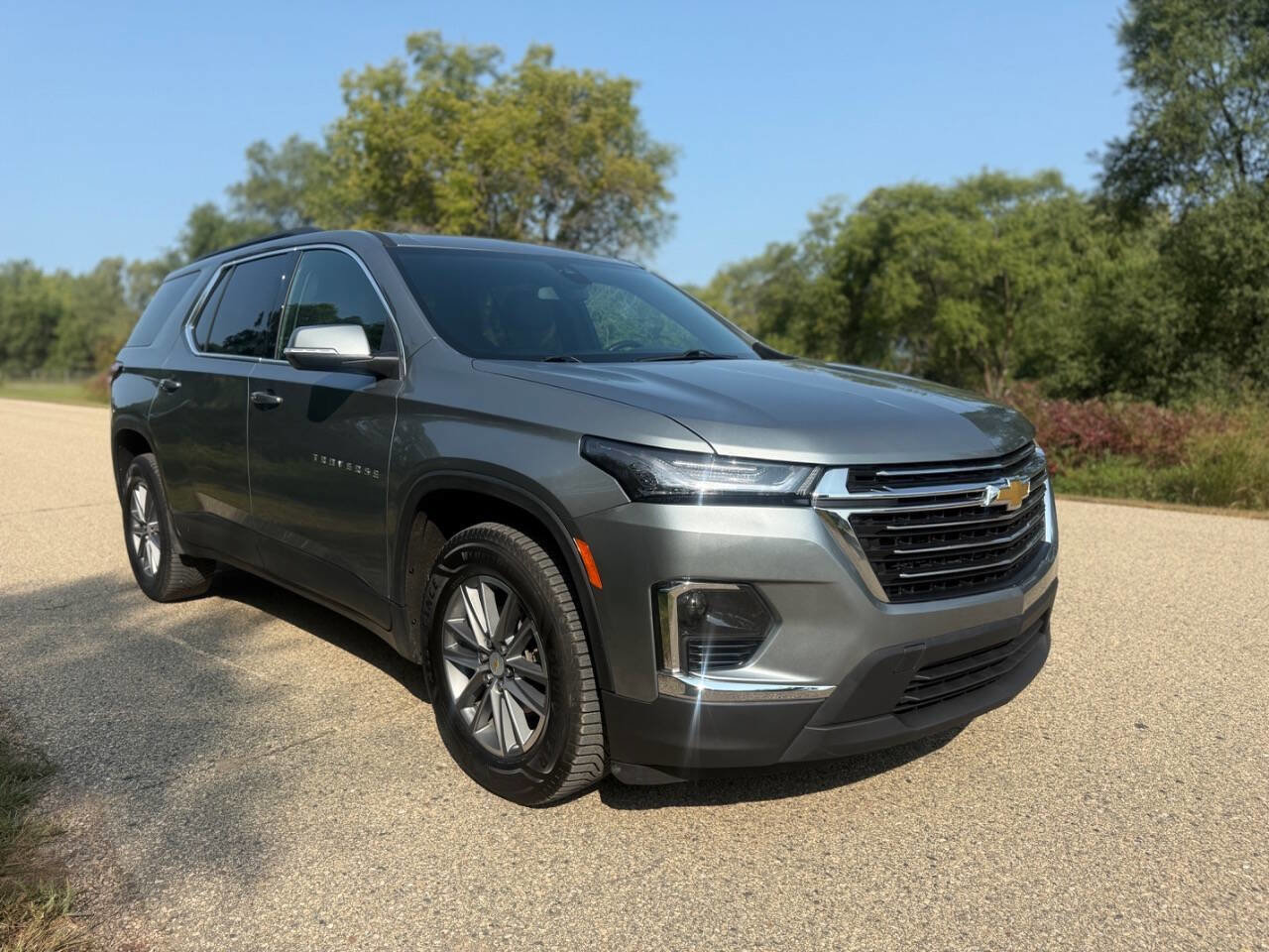 Used 2023 Chevrolet Traverse LT image 4