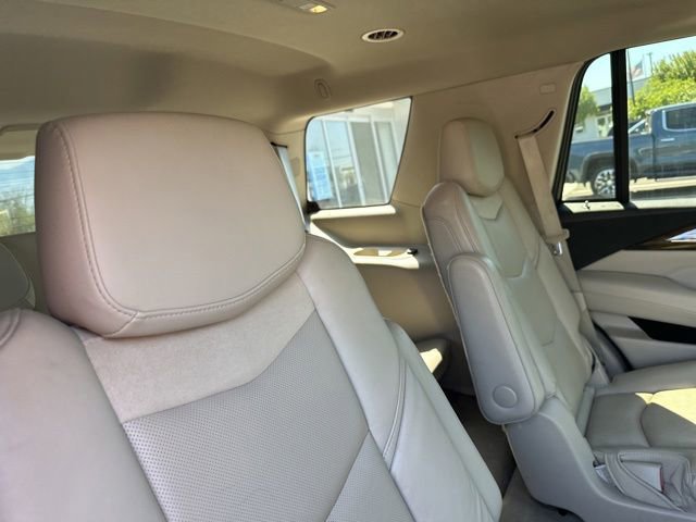 Used 2020 Cadillac Escalade Premium Luxury AWD/4WD image 12