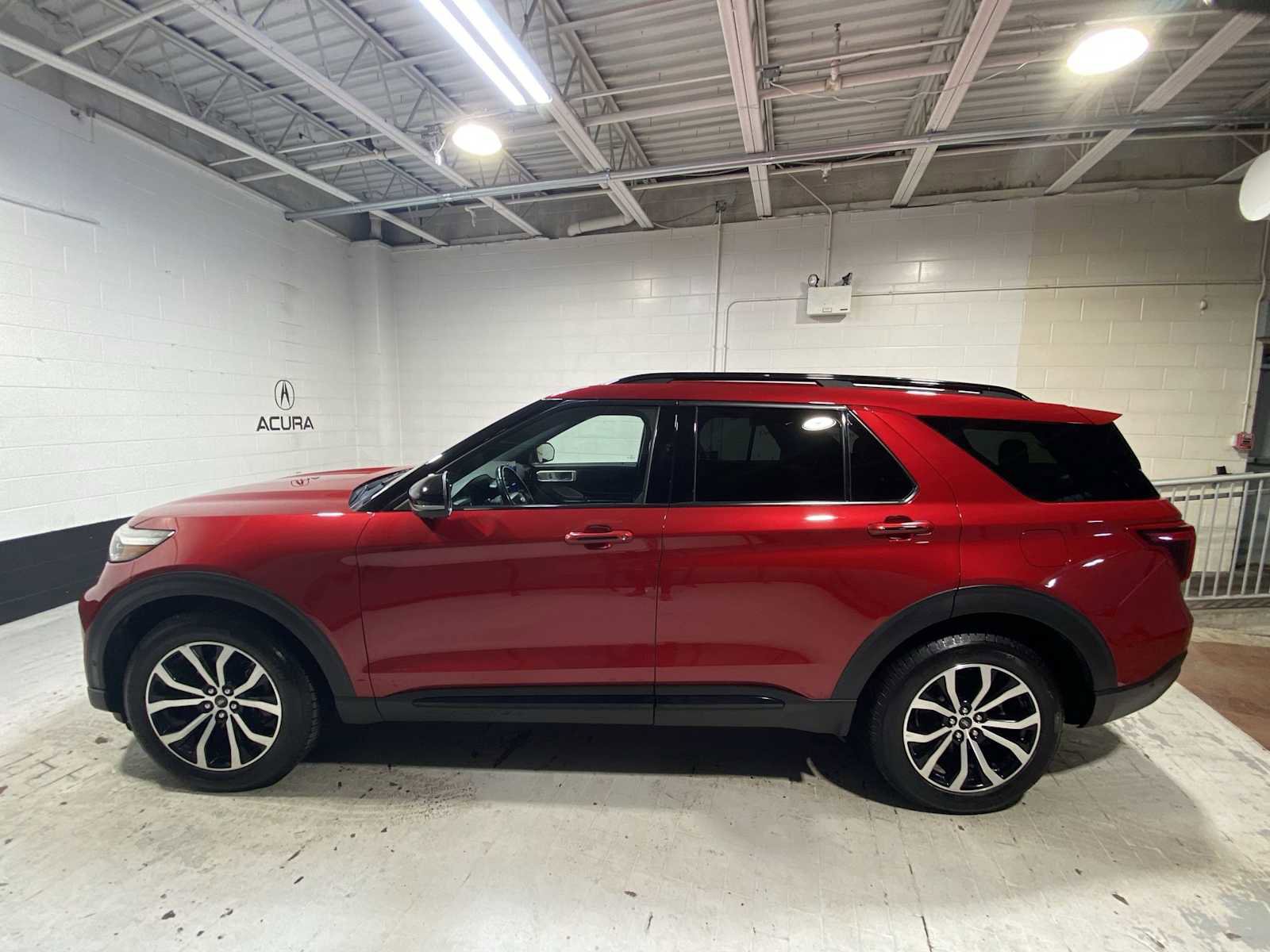 Used 2020 Ford Explorer ST w/ Premium Technology Package image 3