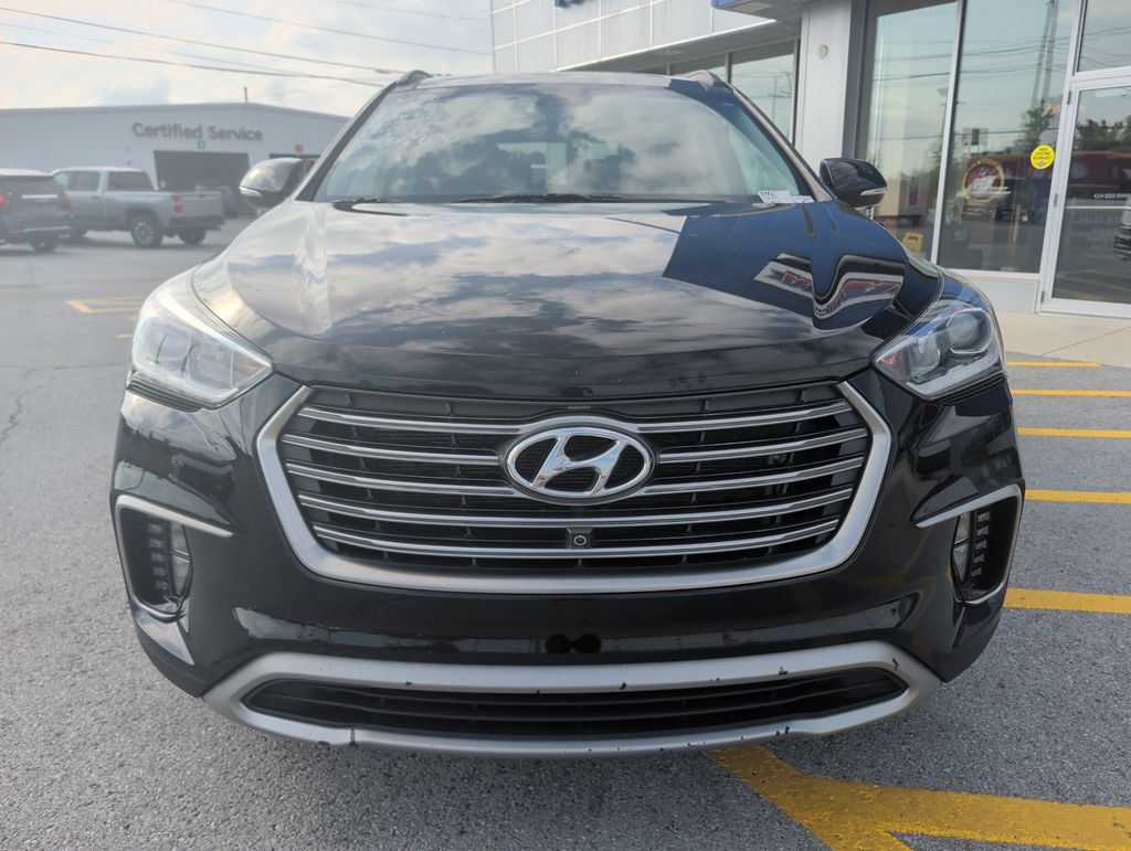 Used 2018 Hyundai Santa Fe AWD image 2